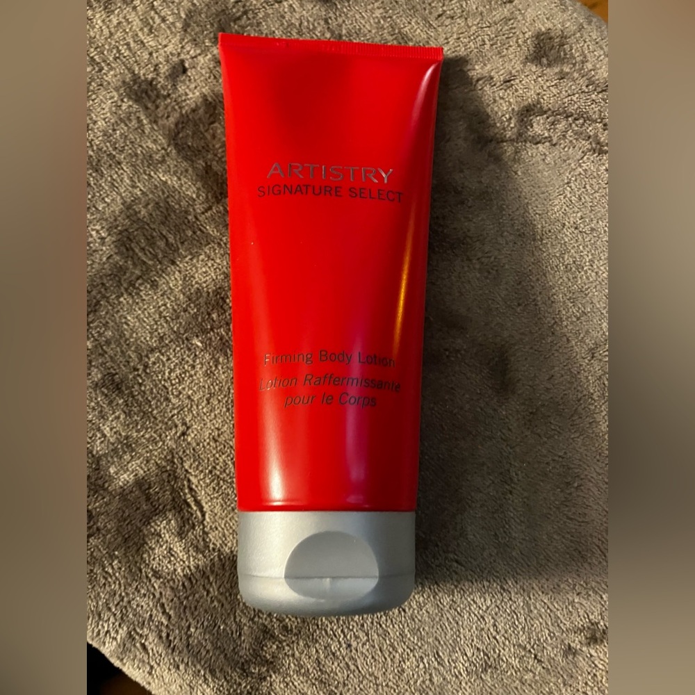 NIB Artistry Signature Select Firming Body Lotion